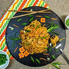 A picture of Restaurant Style Chicken Chowmein.