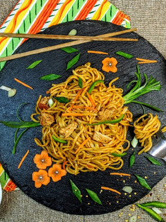A picture of Restaurant Style Chicken Chowmein.