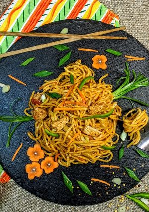 A picture of Restaurant Style Chicken Chowmein.