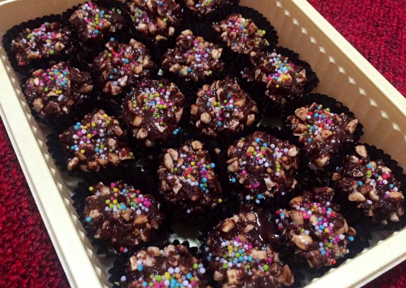 Cokelat Kacang Semi Premium