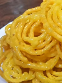ரவா ஜிலேபி(Jelabi recipe in tamil) செய்முறை முக்கிய புகைப்படம்