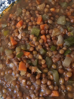Una foto de Lentejas con verduras