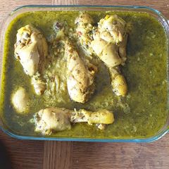A picture of Bangalore-style Chicken Curry.