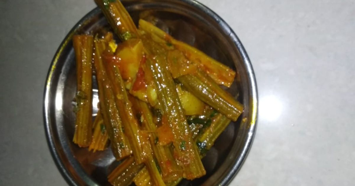 Saragva pooja dalsaniya દ્વારા રેસીપી સરગવા બટાકા નું શાક (Saragva Bataka Shak ...