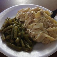 A picture of Creamy Chicken and Noodles.