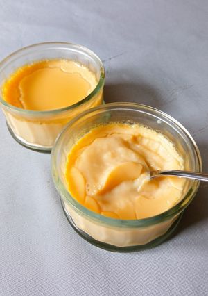 Une photo de Crèmes aux oeufs a la pomme sans sucre