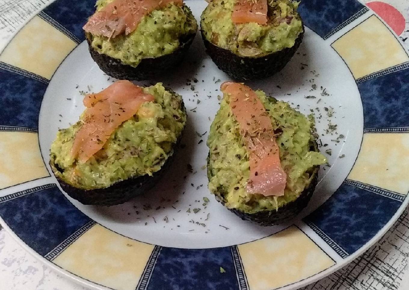 Aguacates rellenos
