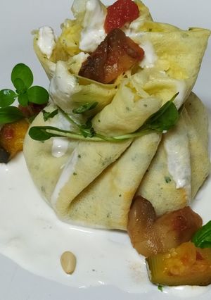 Foto di Crespella al prezzemolo,con cuore di champignon e zucchine