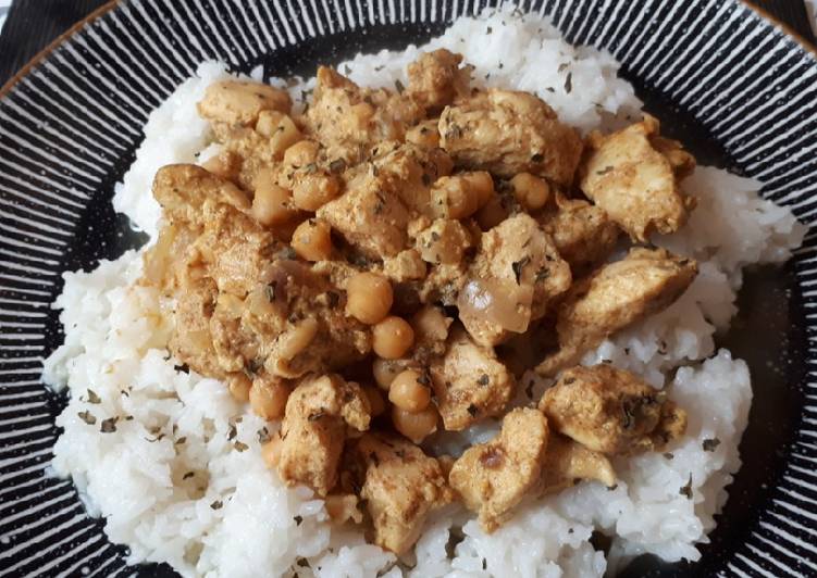 Pollo korma con garbanzos y arroz