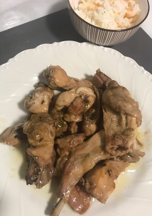 Foto principal de Conejo al vino blanco con pebrella, en 20 minutos