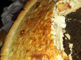 Tarta de cuatro quesos con brotes de soja