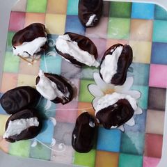 A picture of Yummy Almond Date.