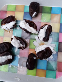 A picture of Yummy Almond Date.