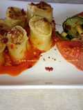 Mezzi paccheri rellenos de rape y rodaballo con verduras