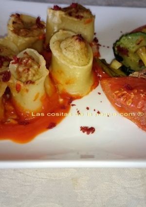 Una foto de Mezzi paccheri rellenos de rape y rodaballo con verduras