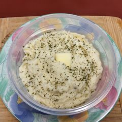 A picture of Lee's Simple Instapot Mashed Potatoes.