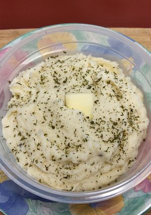 A picture of Lee's Simple Instapot Mashed Potatoes.