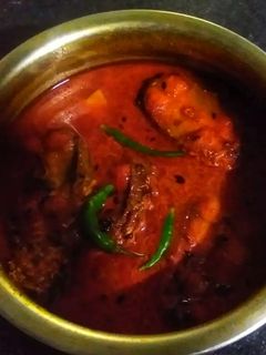 রুই মাছের ঝোল(Rui macher jhol recipe in Bengali) রেসিপির প্রধান ছবি