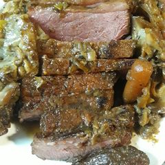 A picture of Cornedbeef, Cabbage, Carrots and Leeks.