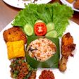 Nasi Tutug Oncom Komplit