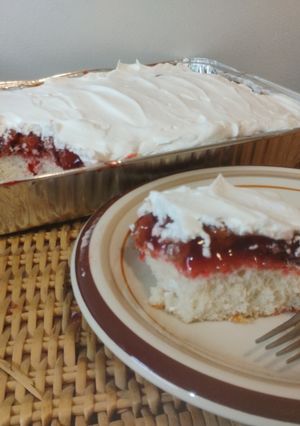 A picture of Easy Cherry Jello Cake.