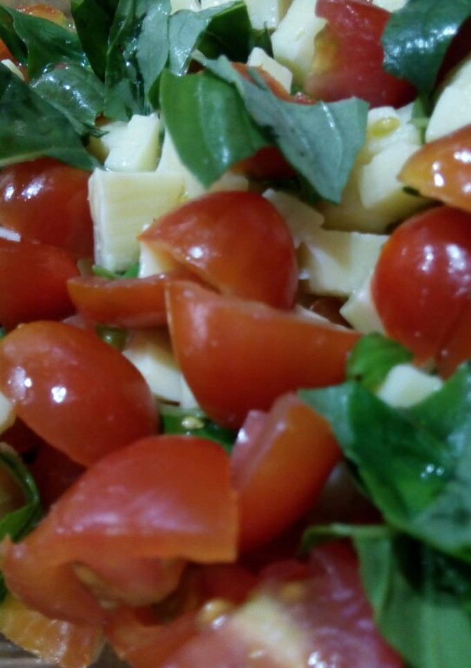 Una foto de Típica ensalada caprese