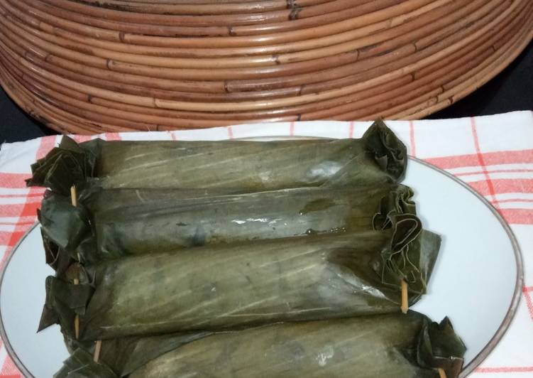 Lontong Daun Pisang
