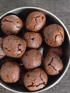 இனிப்பு சீடை(sweet seedai recipe in tamil) செய்முறை முக்கிய புகைப்படம்