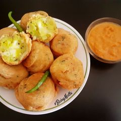 A picture of Batata Wada.