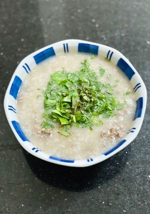 Hình của món Cháo Thịt Bò Rau Cần.