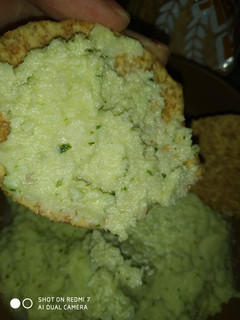 Una foto de Dip de albahaca (vegano)