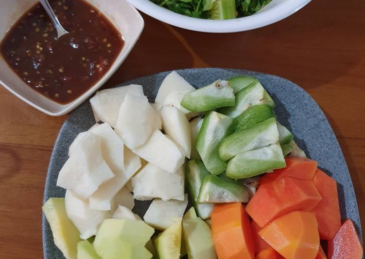 Kiat-kiat memasak Rujak Buah Segar enak