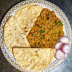 Egg tadka A picture of Egg tadka.
