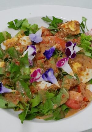 Foto resep Salad dengan kearifan lokal