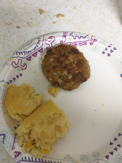 A picture of Salmon patties.