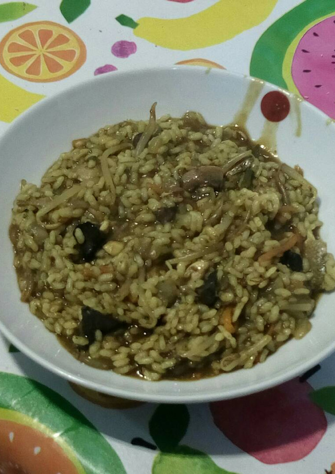 Una foto de Arroz blanco al ajo y perejil