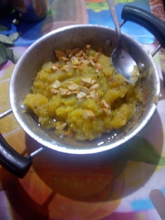 பாசிப்பருப்பு அல்வா (Paasiparuppu halwa recipe in tamil) செய்முறை முக்கிய புகைப்படம்