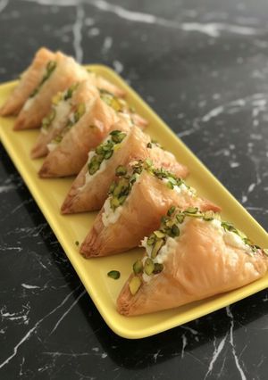 صورة لوصفة 🥐 وربات بالقشطة والفستق الحلبي (الشعيبيات الشامية)