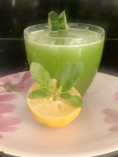 કાકડી ફુદીના નો ગ્રીન જ્યુસ (Cucumber Pudina Green Juice Recipe In Gujarati) રેસીપી મુખ્ય ફોટો