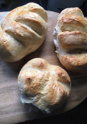 Una foto de Pan casero con grasa