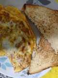 Tortilla de atún con pan