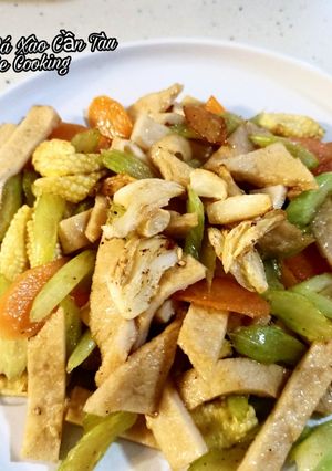 Hình của món Chả Cá Xào Cần tàu - Stir fry fish cake w celary.