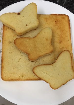 રવા કેક (Rava Cake Recipe In Gujarati) રેસીપી મુખ્ય ફોટો