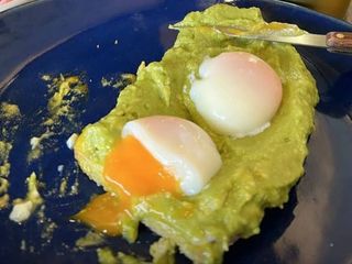 Tosta de Abacate Ovo escalfado