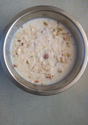 ખીર (Kheer Recipe In Gujarati) રેસીપી મુખ્ય ફોટો