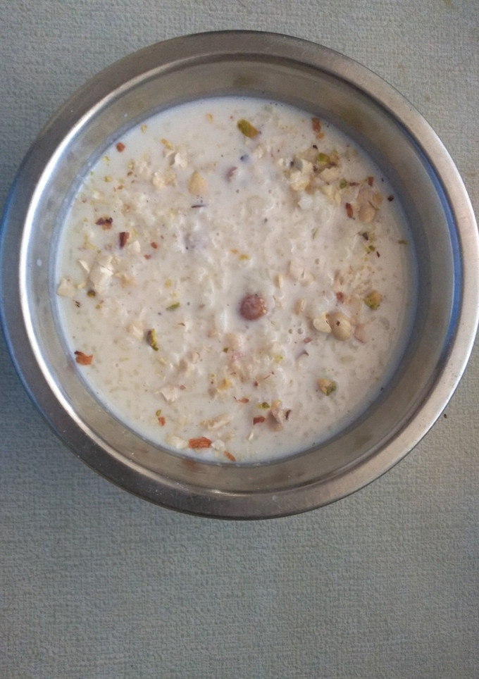 ખીર (Kheer Recipe In Gujarati) રેસીપી મુખ્ય ફોટો