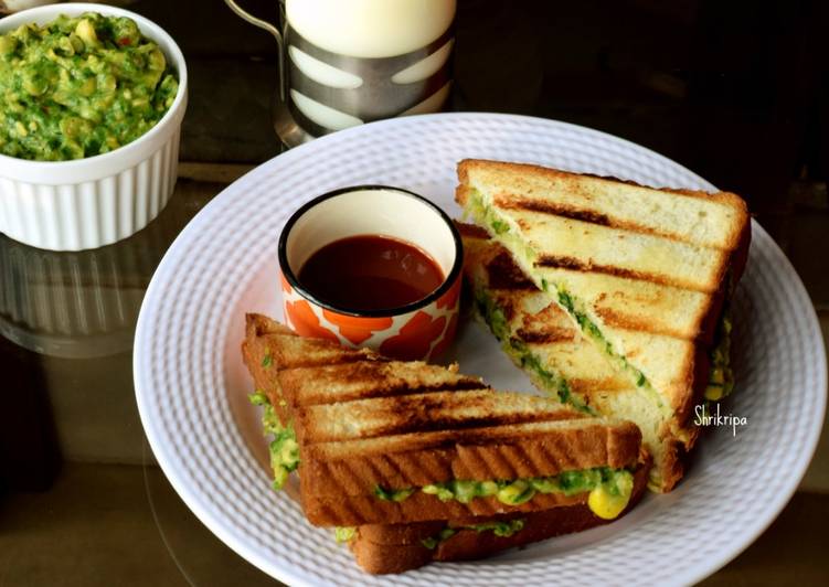 Spinach, Corn and Cheese Sandwich