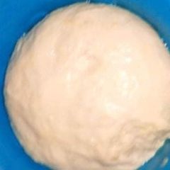 A picture of Pizza dough.