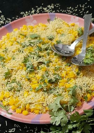 લીલી મકાઈ નો ચેવડો(corn chevda Recipe in gujarati) રેસીપી મુખ્ય ફોટો