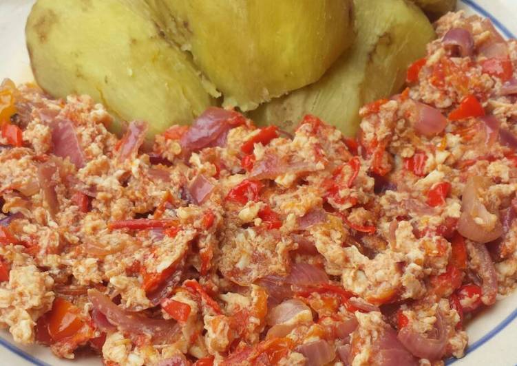 Recipe of Super Quick Homemade Boiled sweet potatoes with egg sauce